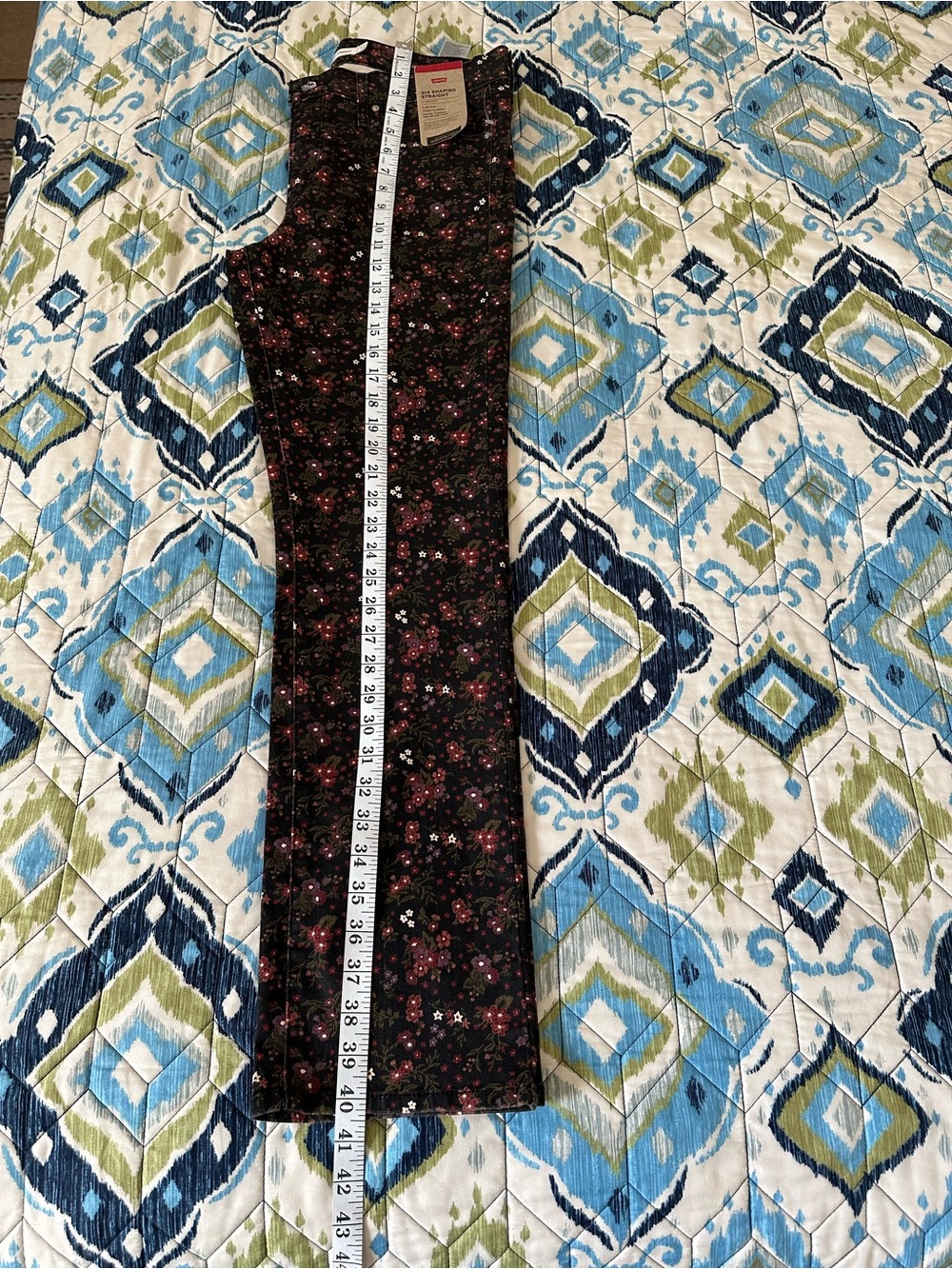 Levi's 314 Shaping Straight Black Floral Jeans. Size 31x30. NWT - Picture 6 of 15